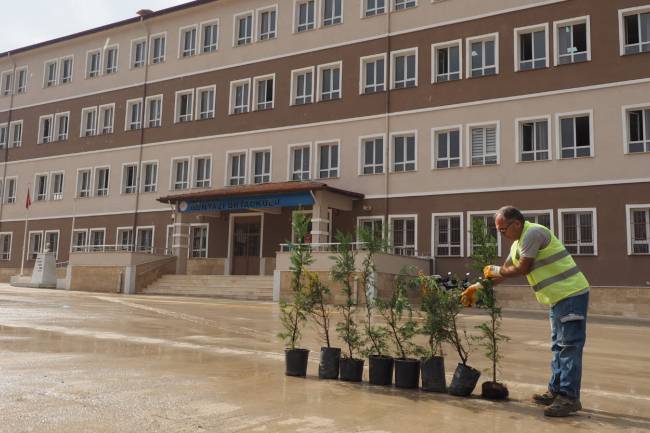 HBB’DEN İL MİLLİ EĞİTİME ÇAĞRI: OKUL BAHÇELERİNİ AĞAÇLANDIRALIM