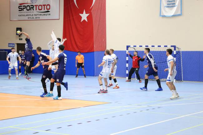 ÇUKUROVA DERBİSİNDE ZAFER HATAY BÜYÜKŞEHİR BELEDİYESPOR’UN HENTBOLCULARDAN BİR GALİBİYET DAHA