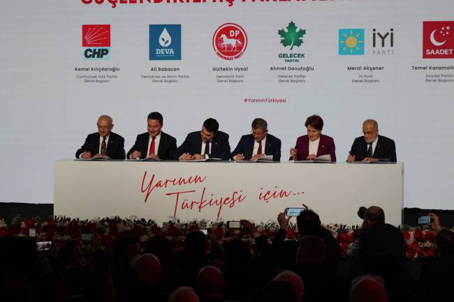 ALTI GENEL BAŞKAN “YARININ TÜRKİYE’Sİ” İÇİN GÜÇLENDİRİLMİŞ  PARLAMENTER SİSTEM’İ İMZALADI