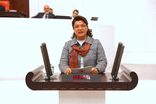CHP MİLLETVEKİLİ SUZAN ŞAHİN:  SEÇİM YASASINI DEĞİŞTİRMEK İSTİYORLAR. YOLCUDUR ABBAS BAĞLASAN DURMAZ!  