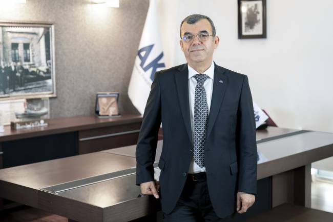 AKİB’DE NEJDAT SİN HİZMET BAYRAĞINI DEVREDİYOR