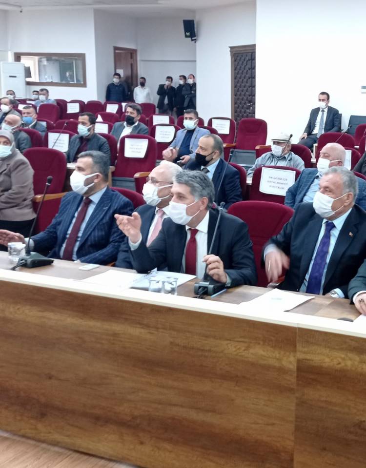 BAŞKAN YAVUZ; “HATSU ALACAĞINDAN DOLAYI GARİBANIN EVİNİ SATTI! VİCDANINIZ RAHAT MI?