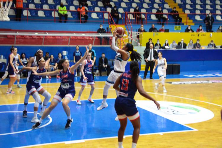 TÜRK DERBİSİNDE ZAFER HATAY BÜYÜKŞEHİR BELEDİYESPOR’UN