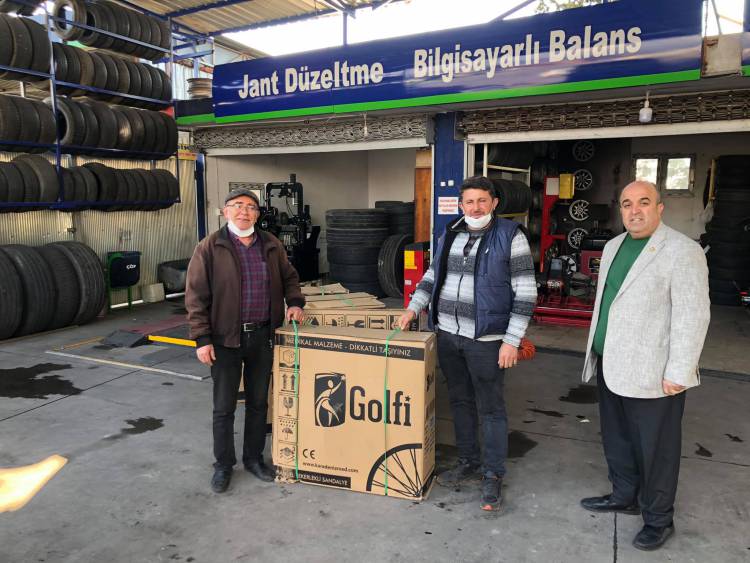HAYIRSEVER İŞ İNSANI DAVUT GERKES&#39;TEN 250 ADET TEKERLEKLİ SANDALYE