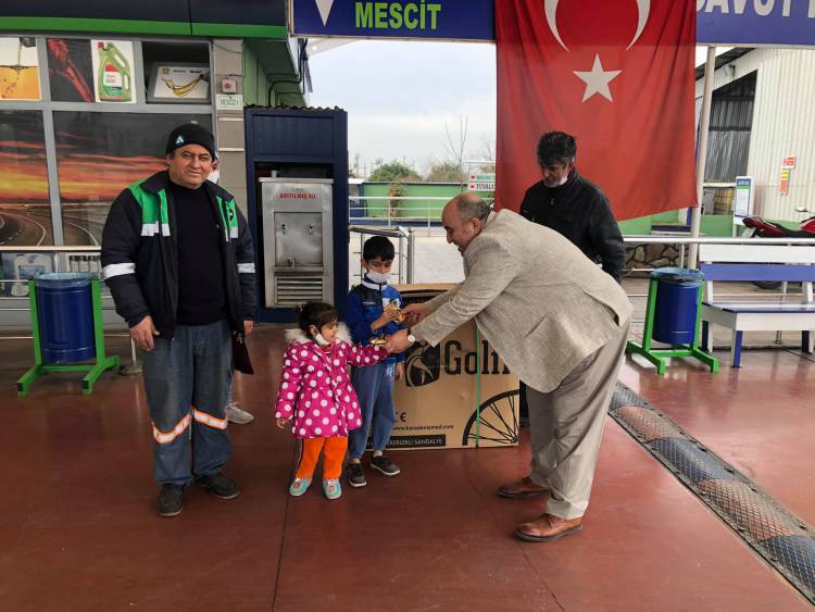 HAYIRSEVER İŞ İNSANI DAVUT GERKES&#39;TEN 250 ADET TEKERLEKLİ SANDALYE