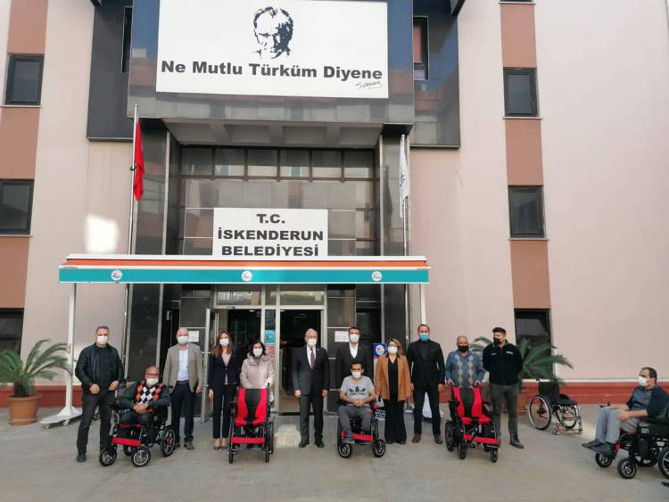 ENGELLER KALKIYOR ,İSKENDERUN BELEDİYESİ İLE YÜZLER GÜLÜYOR