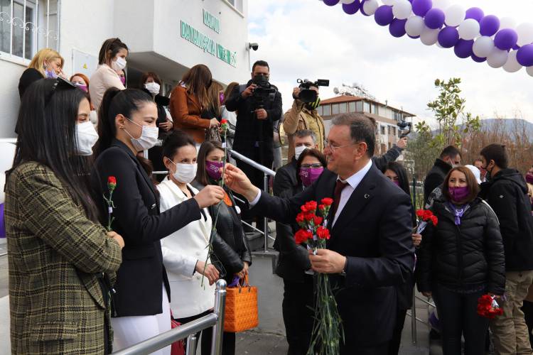 DÜNYA KADINLAR GÜNÜ’NDE ANLAMLI AÇILIŞ KADIN DAYANIŞMA MERKEZİNİN AÇILIŞI GERÇEKLEŞTİ