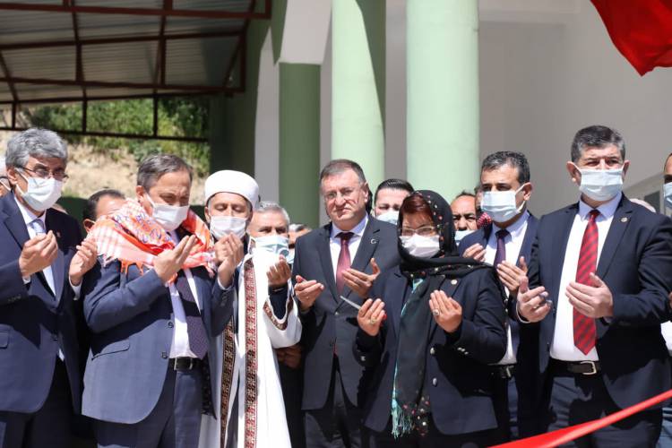 ÖZYÖRÜK MAHALLE CAMİSİ AÇILIDI HBB TARAFINDAN YAPIMI TAMAMLANAN CAMİ DUALARLA AÇILDI