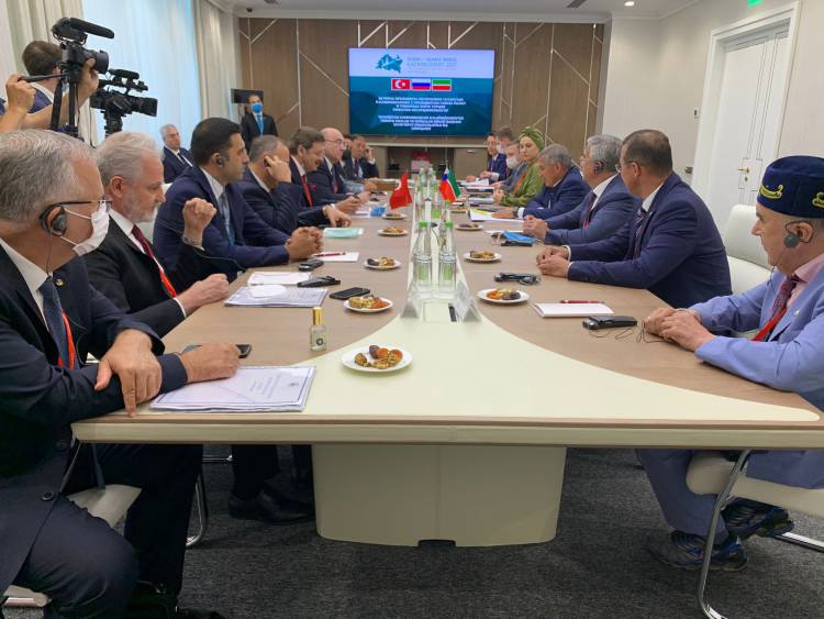 İTSO Başkanı Yılmaz, TOBB Heyeti ile birlikte Kazan Zirvesi 2021 kapsamında  Tataristan Cumhurbaşkanı Rüstem Minnihanov ile bir araya geldi.​