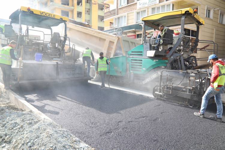 ANTAKYA FATİH CADDESİ ASFALTLANIYOR  FATİH CADDESİ’NDEKİ ÇALIŞMALAR HIZ KAZANDI