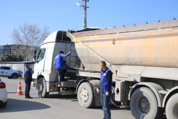 HBB’DEN HAFTA SONU DENETİMİ  ZABITA TOPLU ULAŞIM VE İŞ MAKİNELERİNİ DRONLA TAKİP EDİYOR