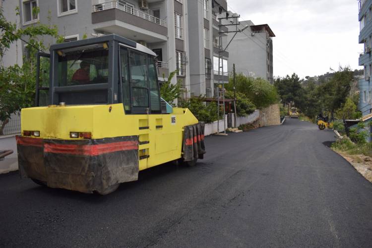 HBB BELEN İLÇESİNDE ASFALT ÇALIŞMALARI SÜRÜYOR